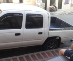 Toyota Hilux 2002, Manual, 0,5 litres - Medellín - 3