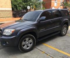 Toyota 4Runner 2006, Automática, 4 litres - Cali