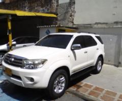 Toyota Fortuner 2010, Manual - Medellín